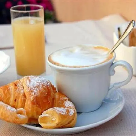 Relais Sistina Bed & Breakfast 2*